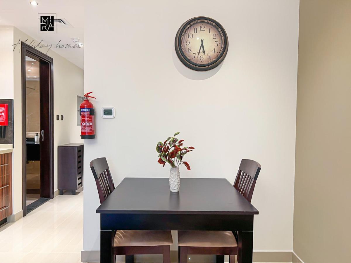 Mira Holiday Homes - Newly Furnished Studio In Downtown ดูไบ ภายนอก รูปภาพ